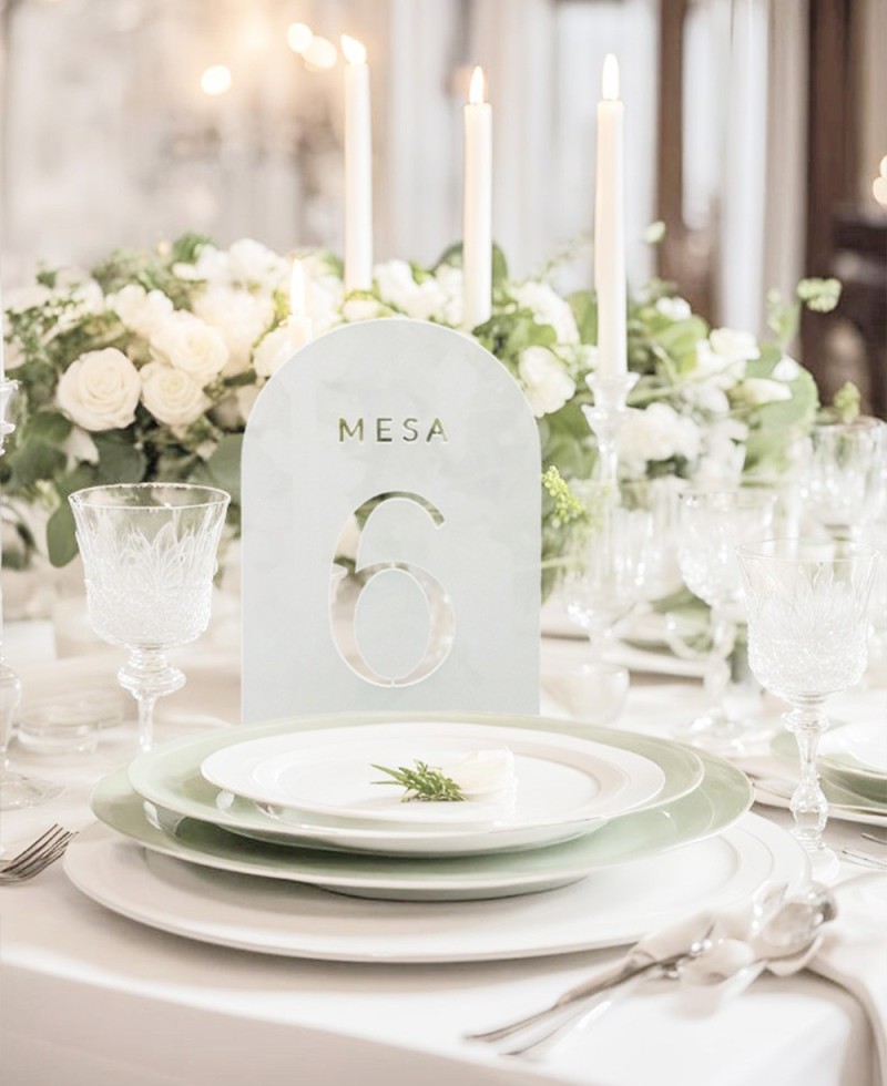 Número de mesa rígido arco troquelado blanco opal Número de mesa rígido arco troquelado blanco opal