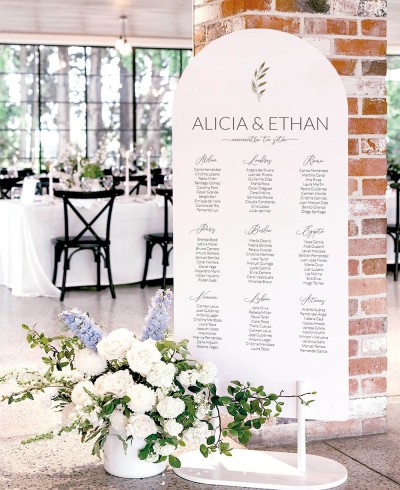 Sitzplan für Hochzeiten mit Olivenbögen