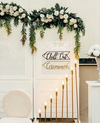 Cartel decorativo flecha de boda cursiva