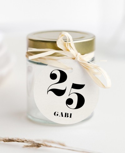 Etichetta circolare per compleanno minimalista