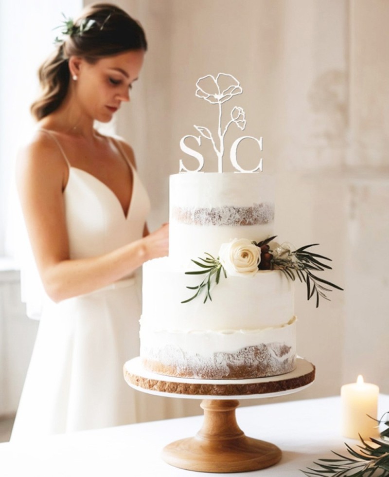 Vue d’ensemble Cake Topper personnalisé au pavot avec initiales Vue d’ensemble Cake Topper personnalisé au pavot avec initiales