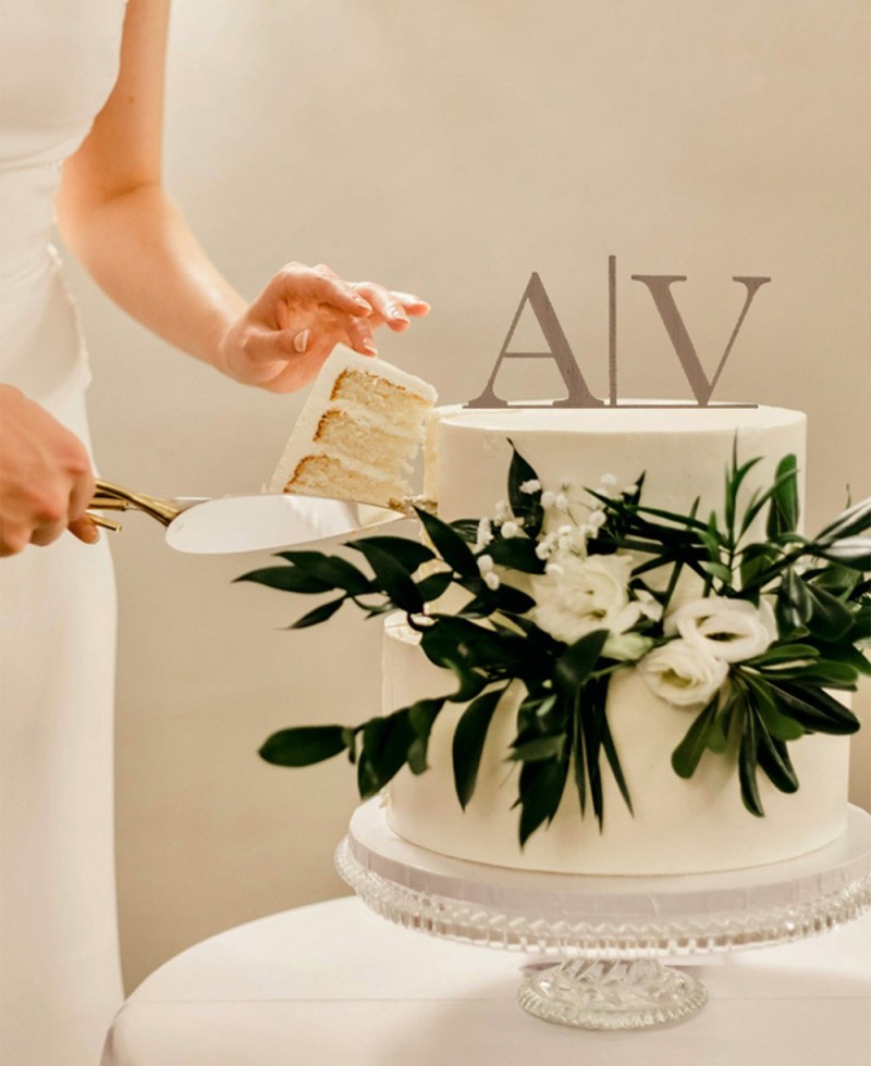 Vue d’ensemble cake topper personnalisé avec initiales Vue d’ensemble cake topper personnalisé avec initiales