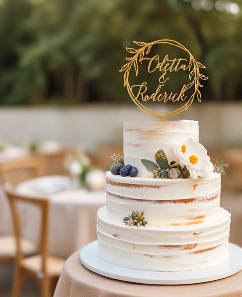 Overview custom cake topper with names on laurel wreath Overview custom cake topper with names on laurel wreath