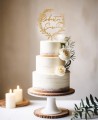 Vue d’ensemble cake topper personnalisé avec des noms et une couronne de roses