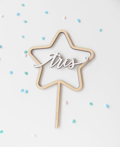 Topper do bolo da vista superior para o aniversário