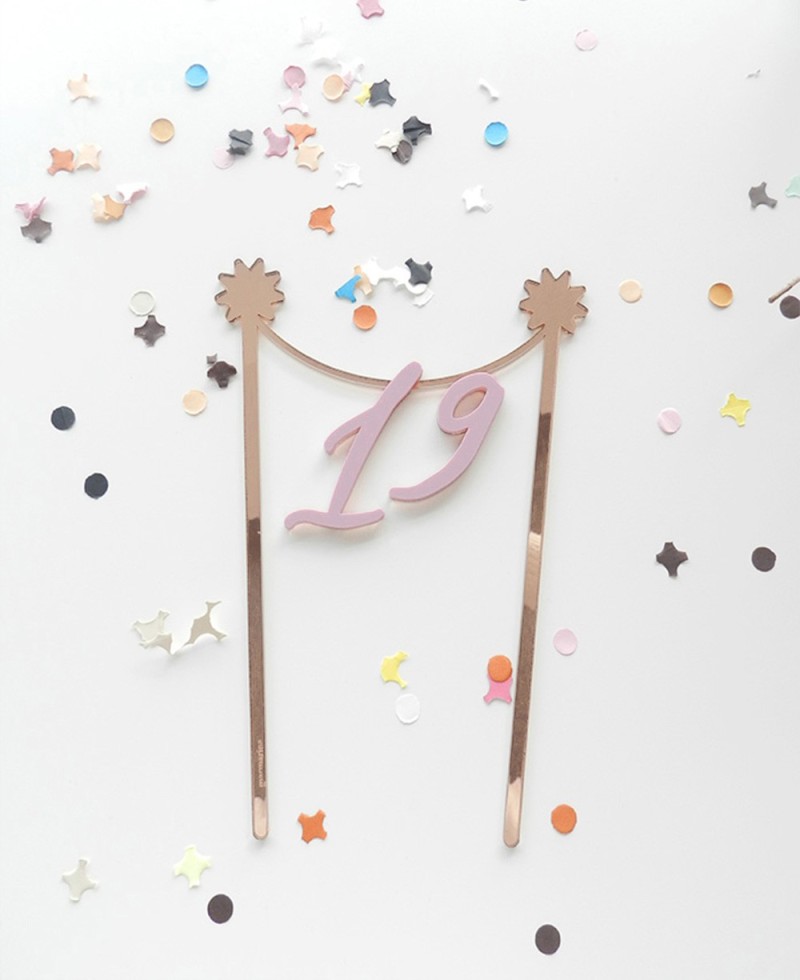 Vue de dessus cake topper pour l’anniversaire Vue de dessus cake topper pour l’anniversaire