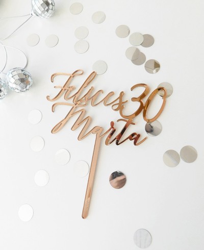 Vue de dessus : cake topper personnalisable