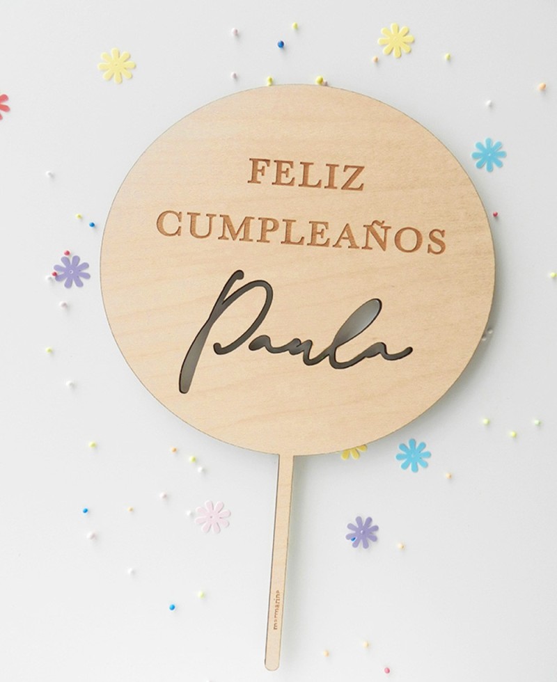 Vue de dessus cake topper pour l’anniversaire Vue de dessus cake topper pour l’anniversaire