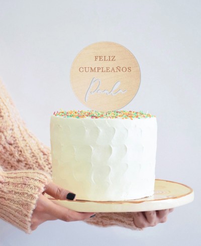Composição topo de bolo para aniversário com bolo