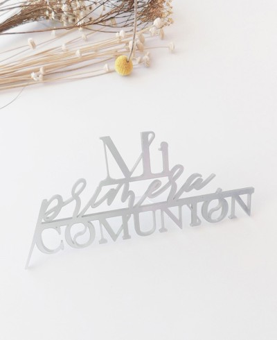 Vista frontal cake topper de comunión