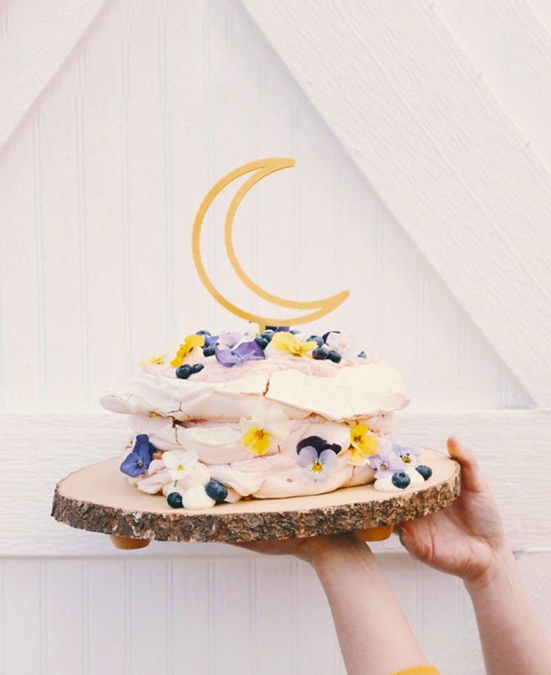 Overview moon shaped cake topper Overview moon shaped cake topper