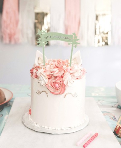 Vista generale banner cake topper con frase "Buon Compleanno"