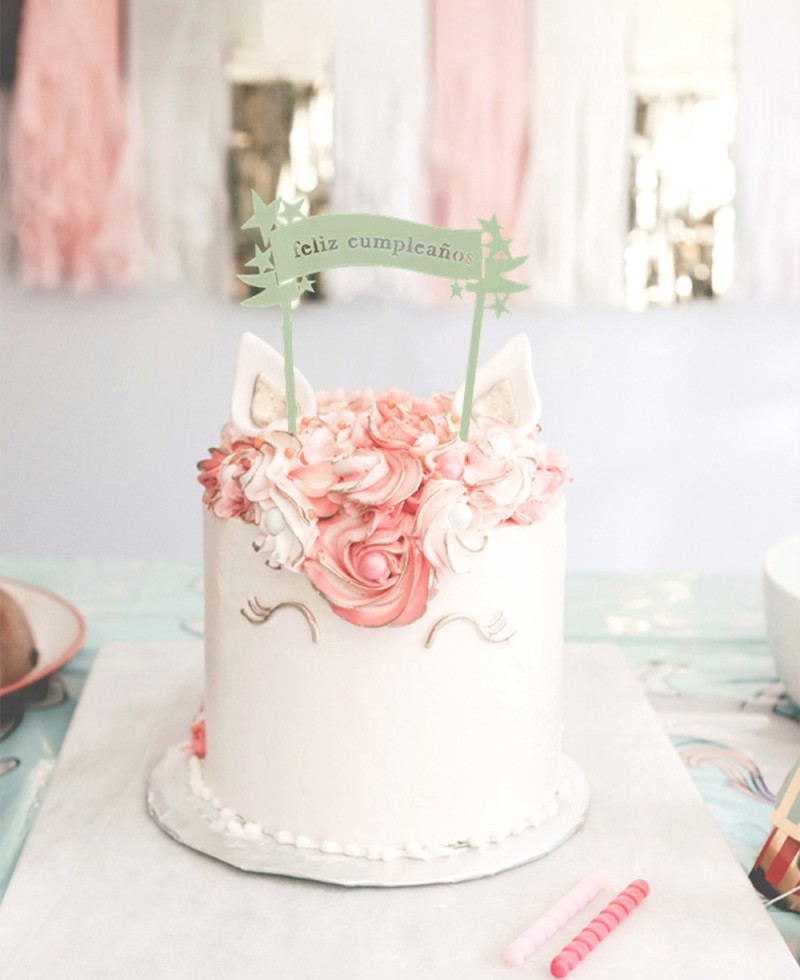 Vista general cake topper banderola con frase "Feliz cumpleaños" Vista general cake topper banderola con frase "Feliz cumpleaños"