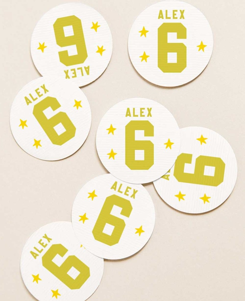 Adesivos circulares para presentes de aniversário tênis Adesivos circulares para presentes de aniversário tênis