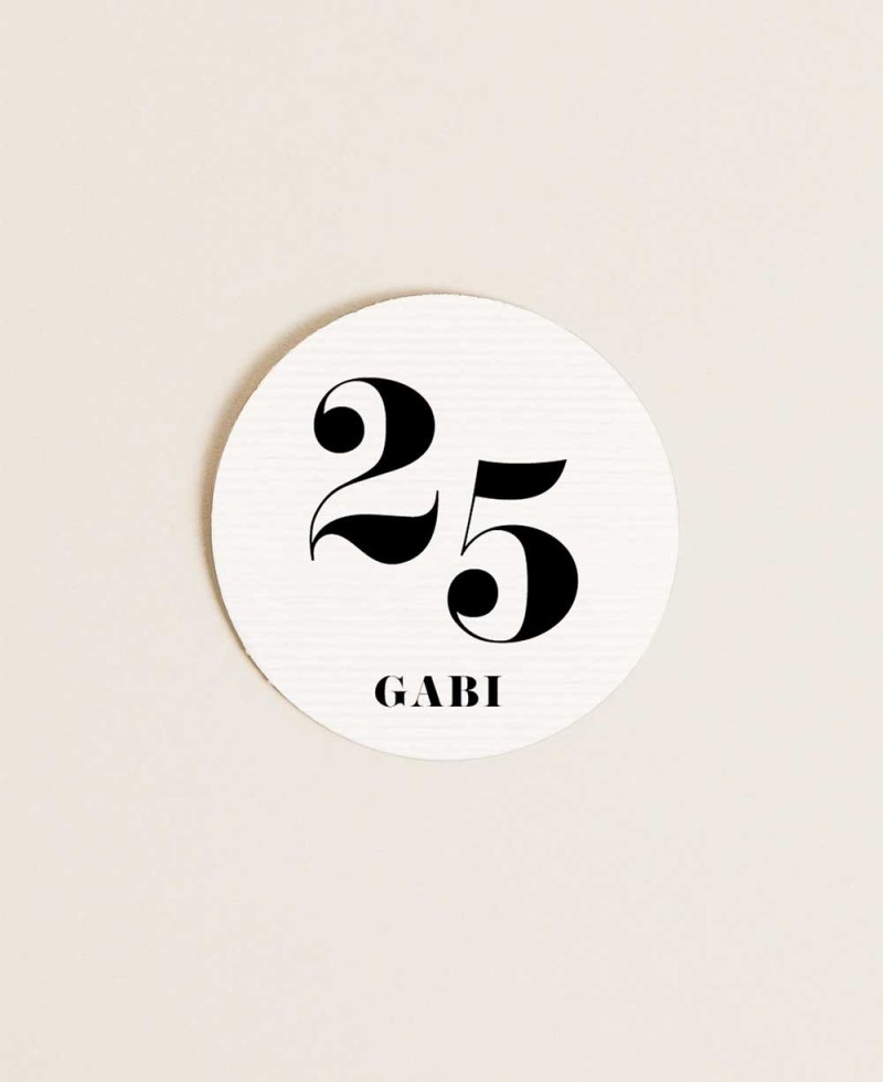 Autocollant rond pour un anniversaire sophistiqué Autocollant rond pour un anniversaire sophistiqué