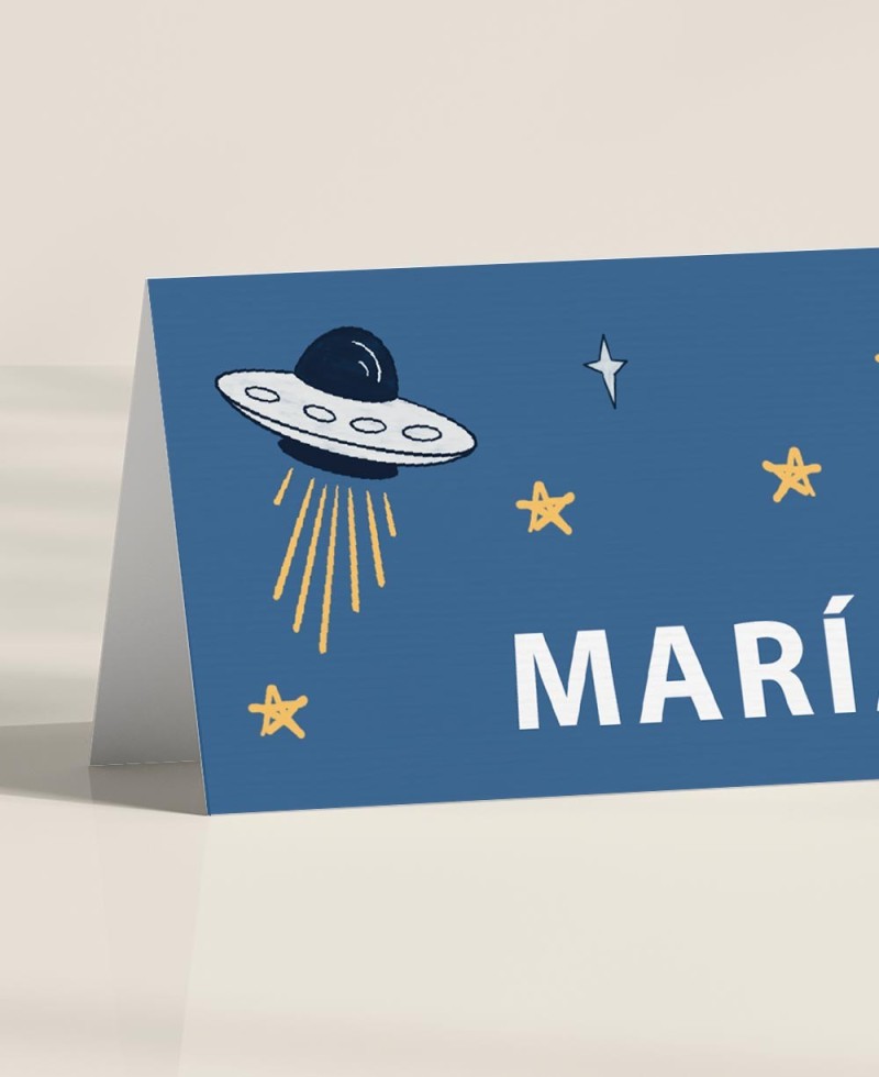 Il tavolo Zoom rappresenta lo spazio delle stelle di compleanno Il tavolo Zoom rappresenta lo spazio delle stelle di compleanno
