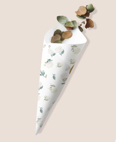Coni di petali per matrimoni, ortensie bianche