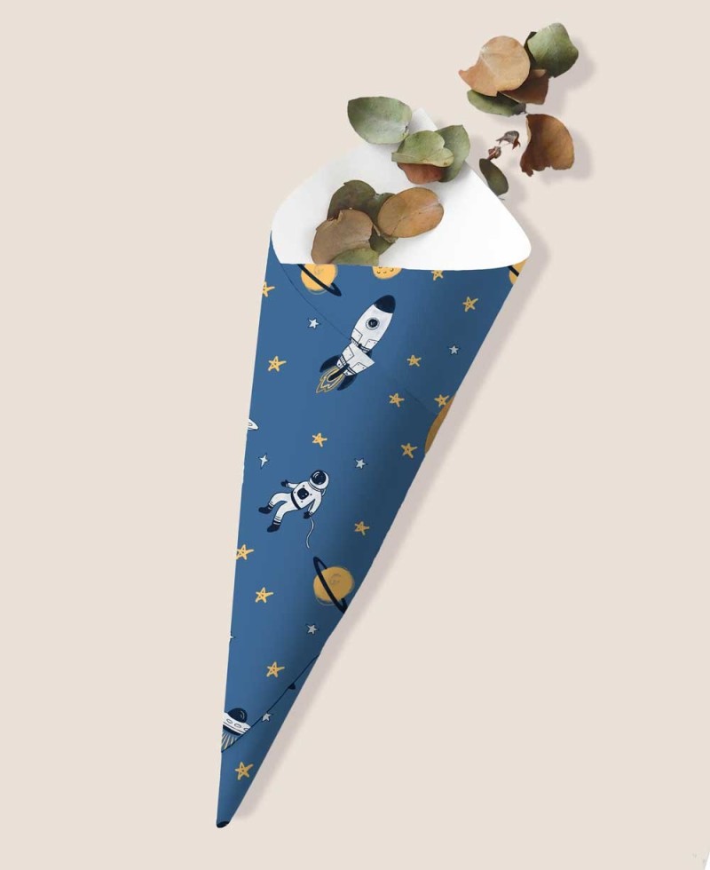 Cone para planetas espaciais de doces de aniversário Cone para planetas espaciais de doces de aniversário