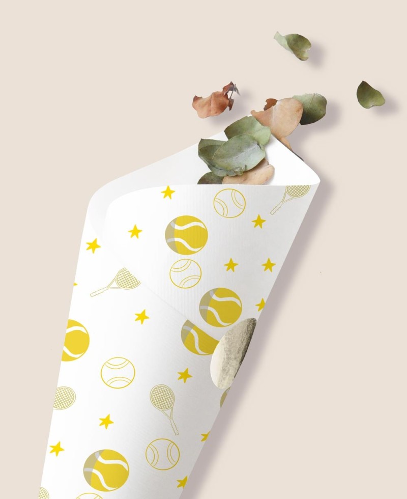 Cornets de bonbons avec détail de tennis d’anniversaire