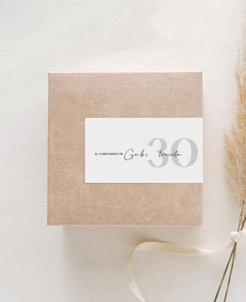 Pegatina rectangular para decorar regalos de cumple clásica