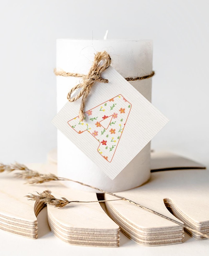 Etiquetas para regalos de bautizo iniciales flores