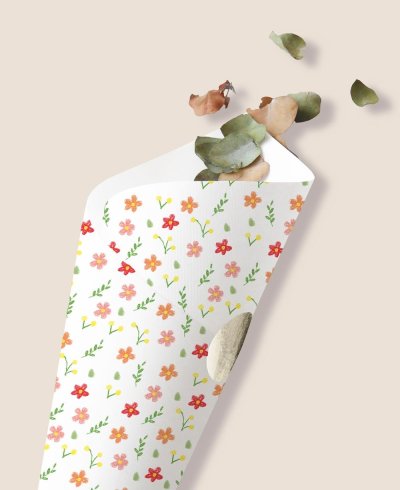Conos de gominolas para bautizos flores colores