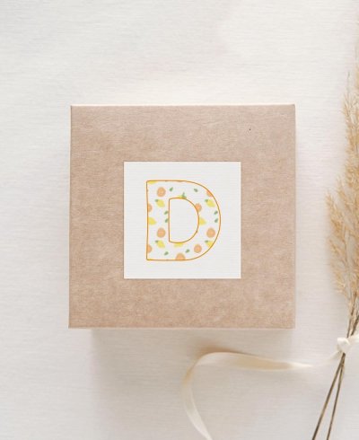 Square adhesive for fruit communions