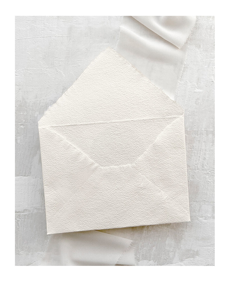 Enveloppe faite à la main blanc cassé Enveloppe faite à la main blanc cassé