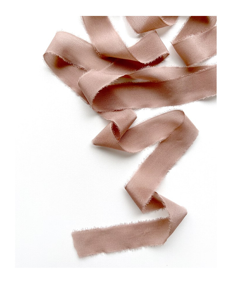 Fita de seda feita à mão rosa vintage Fita de seda feita à mão rosa vintage
