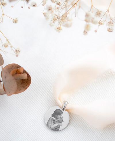 Medal for bridal bouquet with photo