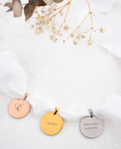 Gold, silver and rose gold medals for bridal bouquets