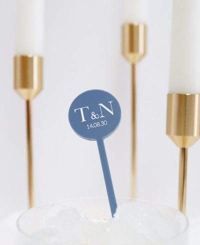 Personalizado iniciales y fecha agitadores para bebidas boda