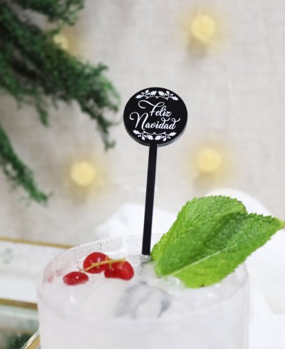 Agitador para cócteles navideños acebo