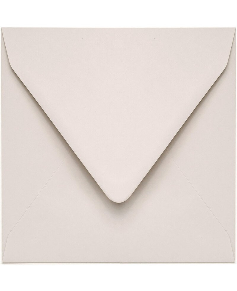 Sobre cuadrado blanco roto para invitaciones