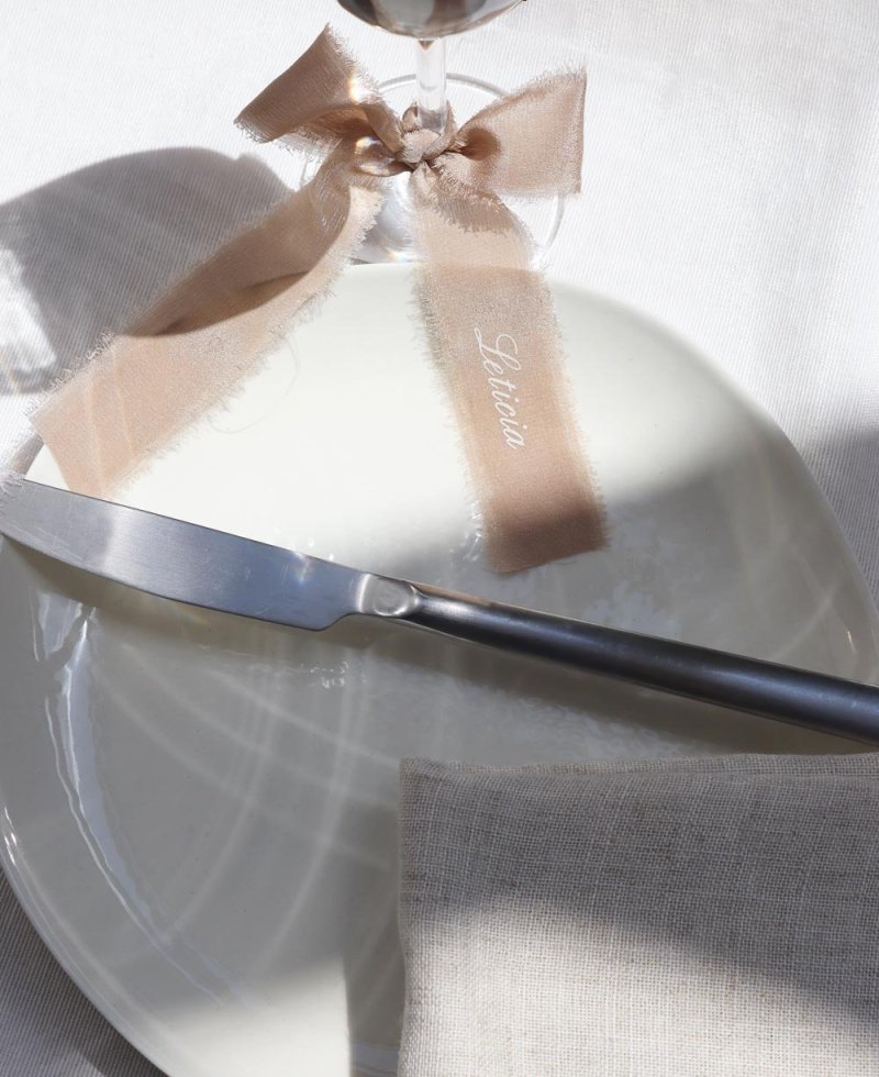 Marcasitios con cinta de seda para eventos