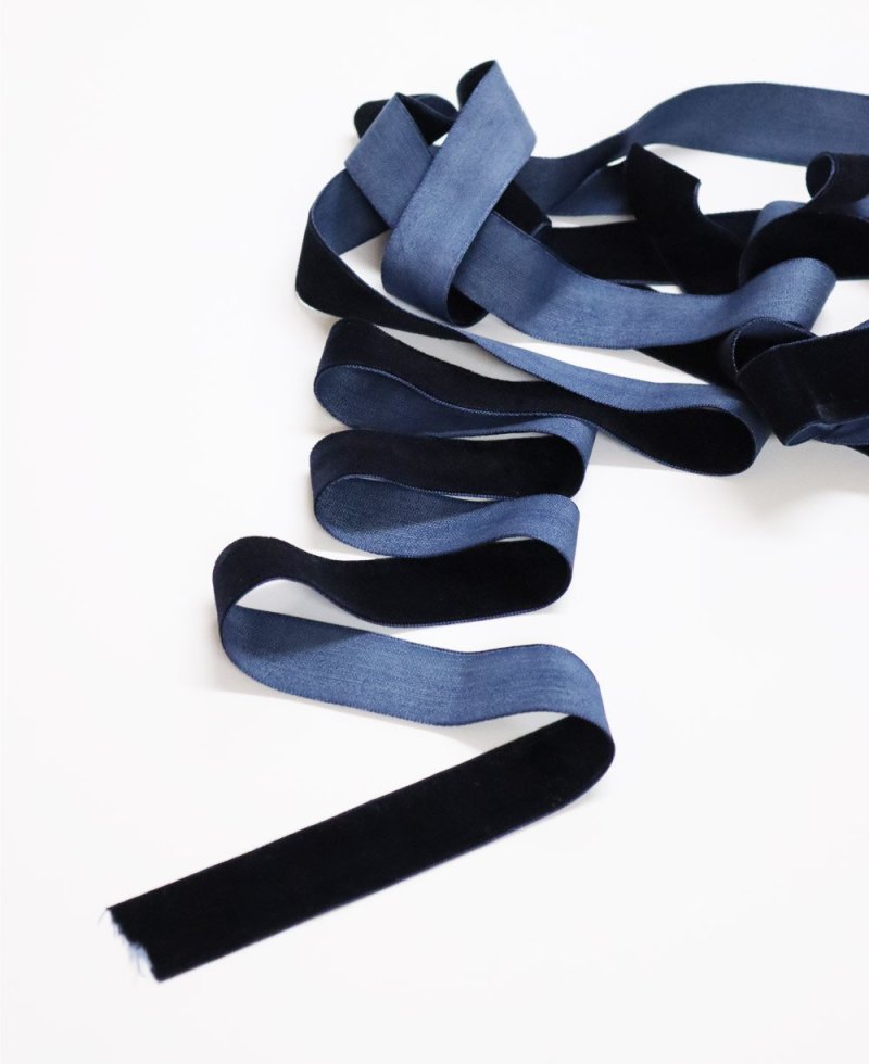 Cintas de terciopelo azul oscuro para ramos