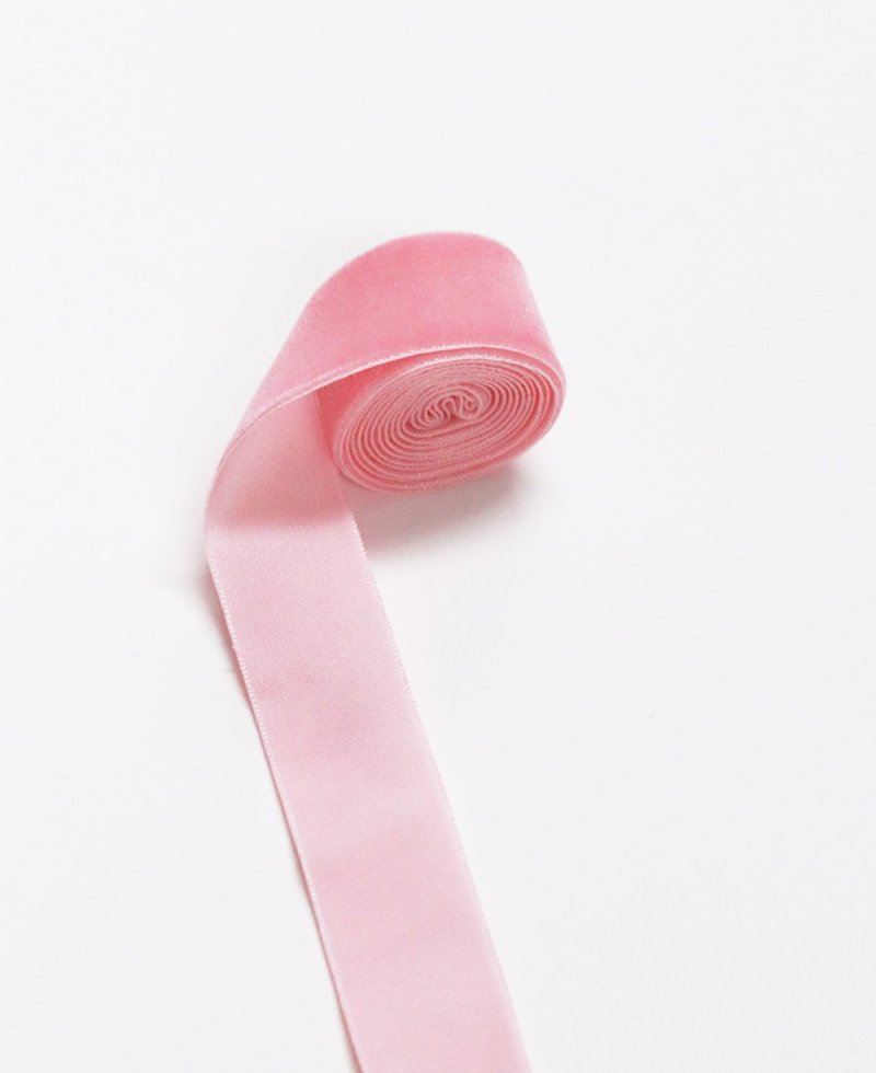 Cintas de terciopelo rosa para ramos