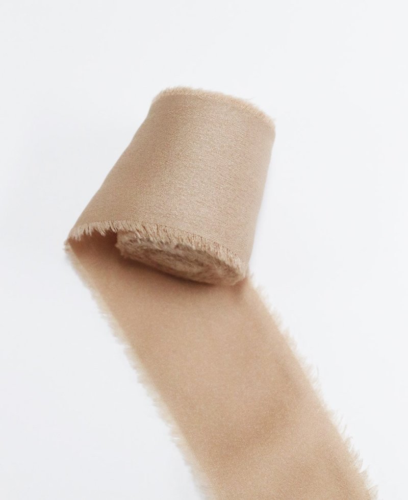 Cintas de seda marrón avellana para ramos