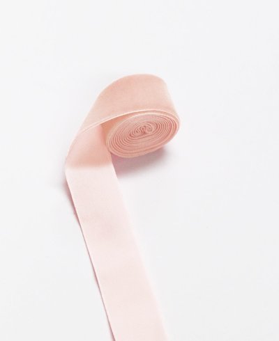 Cintas de terciopelo rosas nude para ramos