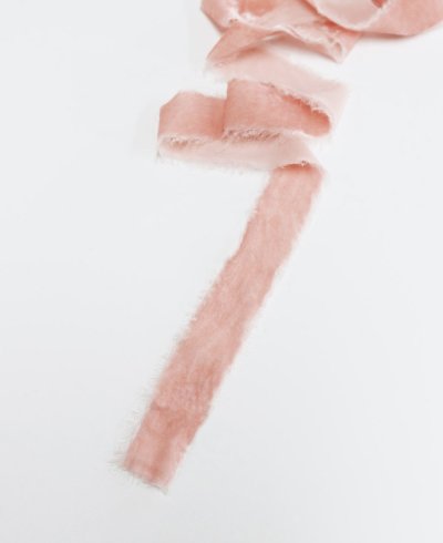 Cintas de terciopelo rosa nude deshilachadas para ramos
