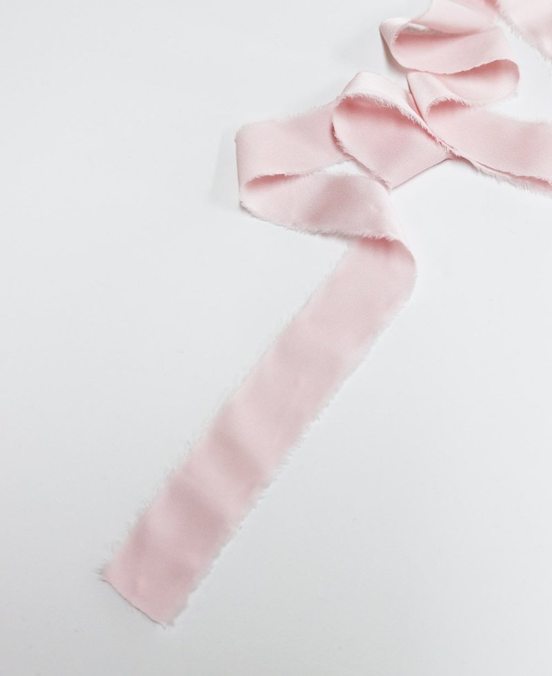 Cintas de seda rosa empolvado para ramos