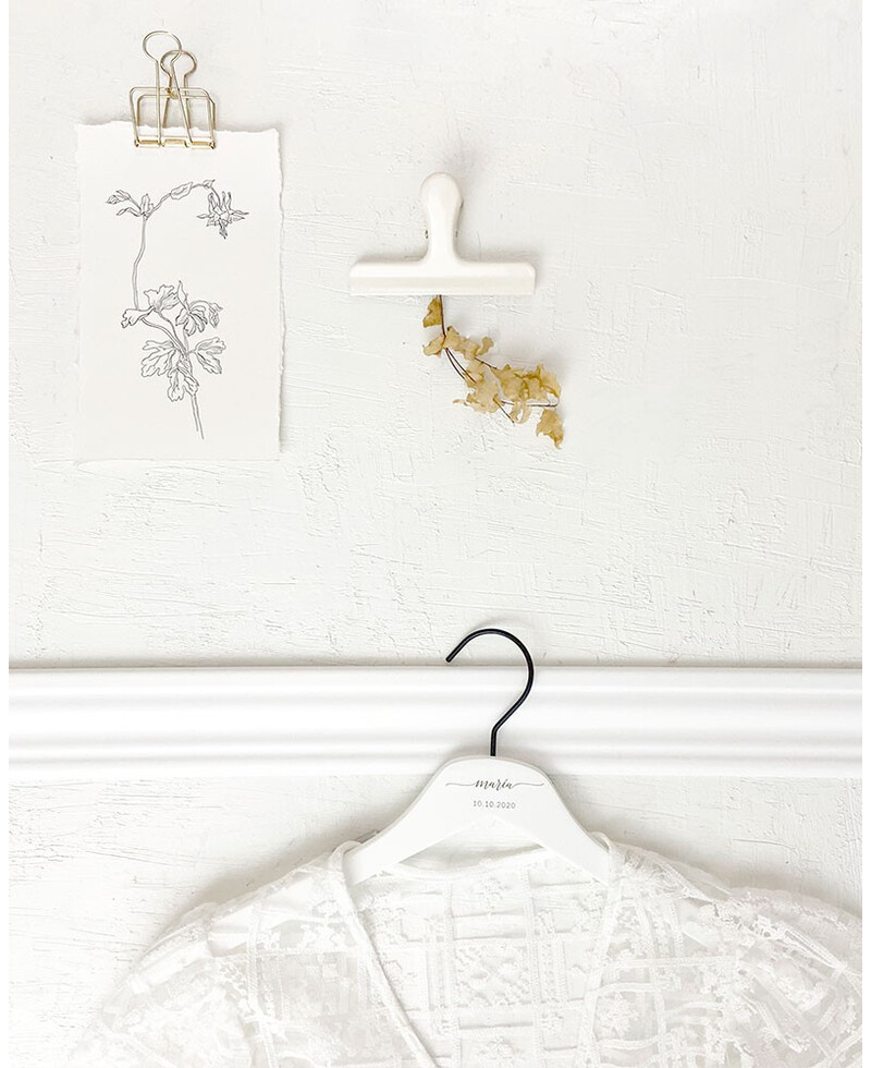 Cintre de mariage blanc Nom Date Cintre de mariage blanc Nom Date