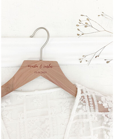 Wedding hanger cedro nomi data