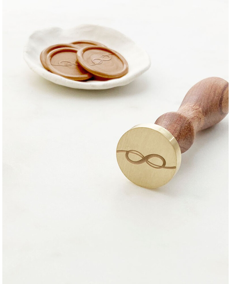 Seals in sealing wax infinity symbol Seals in sealing wax infinity symbol