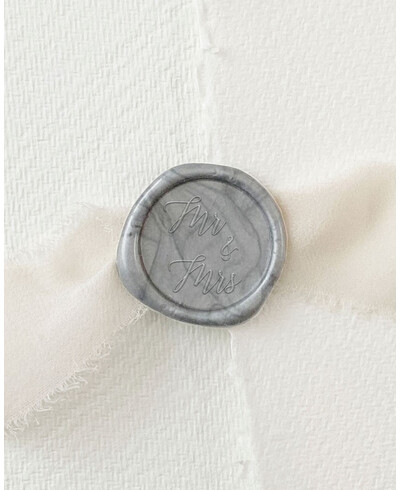 Sealing seal