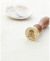 Pirate design sealing seals