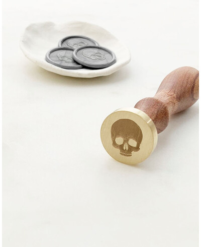 Sealing seal