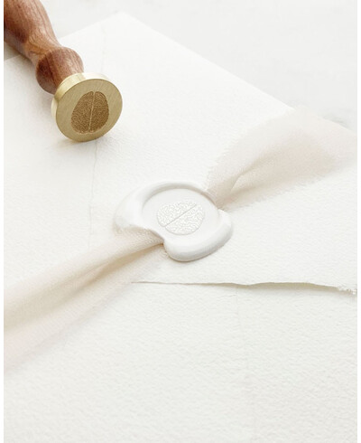 Sealing wax seals