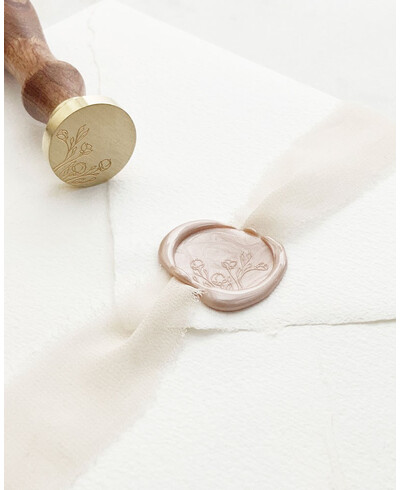 Sealing wax seals with flowers