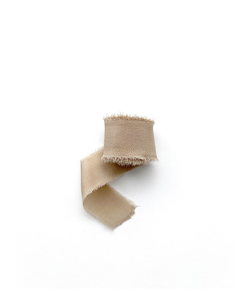 Noeud en soie marron noisette Noeud en soie marron noisette